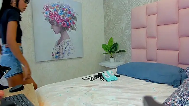 Tiara_Latina's cam snapshot