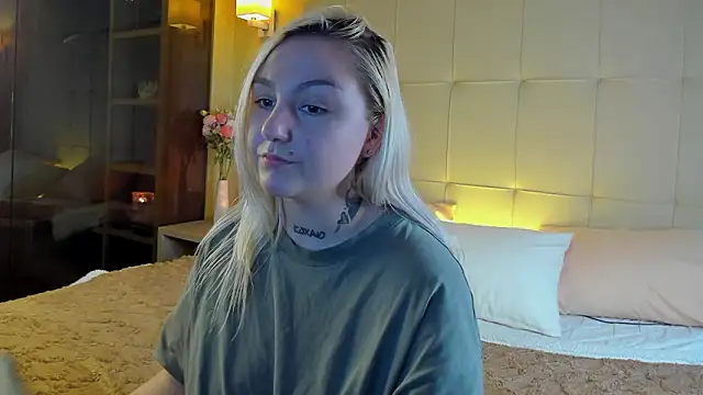 Debbie_Taylor's cam snapshot