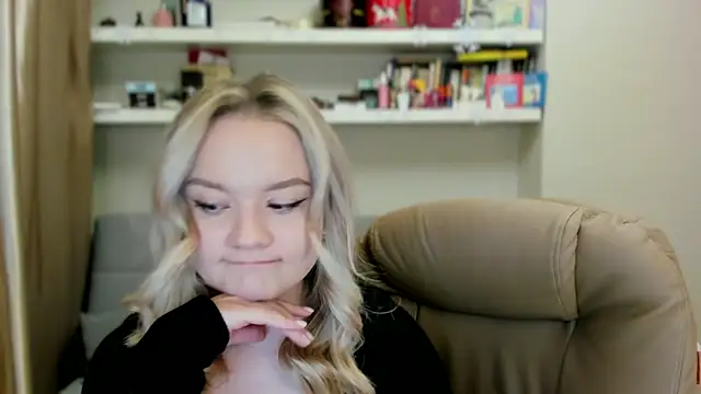 Kara_Smith_'s cam snapshot