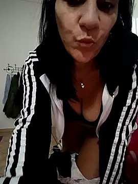 Lovmora's cam snapshot