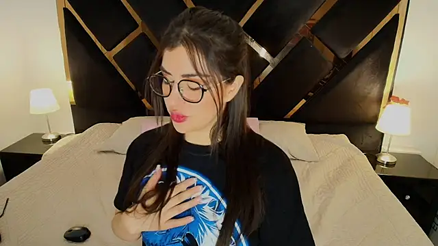 Amelie_saenz's cam snapshot