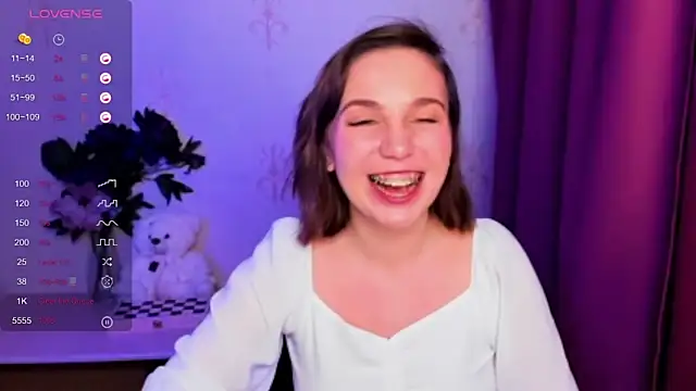 KindHazelHere_'s cam snapshot