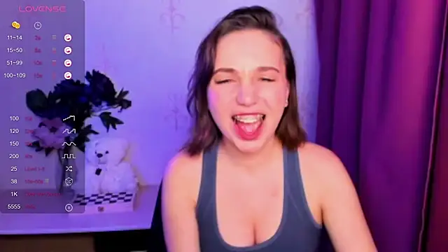 KindHazelHere_'s cam snapshot