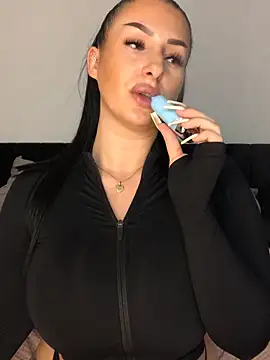 Mia-Bremer's cam snapshot