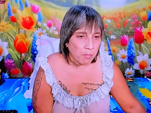 indianroxy's cam snapshot