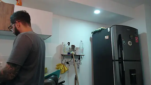 thomas_gun live sex cam