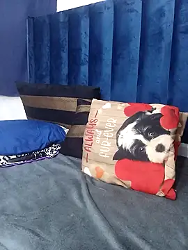 CurveyChocClitX5's cam snapshot