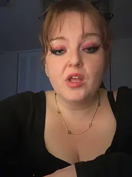 KittyCreamKisses live sex cam