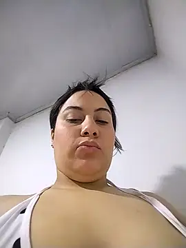 esmeralda_jadees's cam snapshot