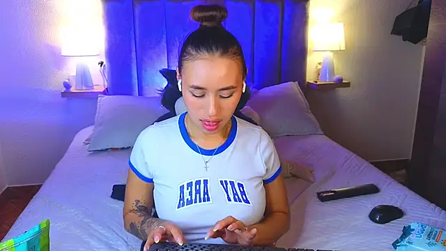 juliana-mancini's cam snapshot