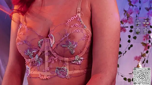 GildedKitten's cam snapshot