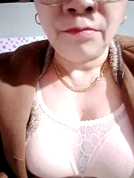 small-house123's cam snapshot