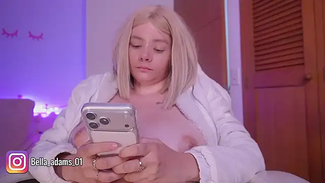 bella_adams_ live sex cam