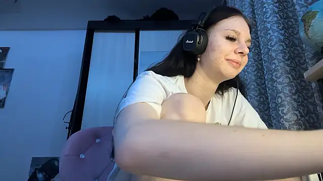 AnGallo's cam snapshot