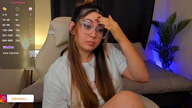 dakottaa_'s cam snapshot