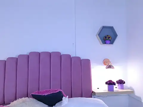 katiamoree's cam snapshot