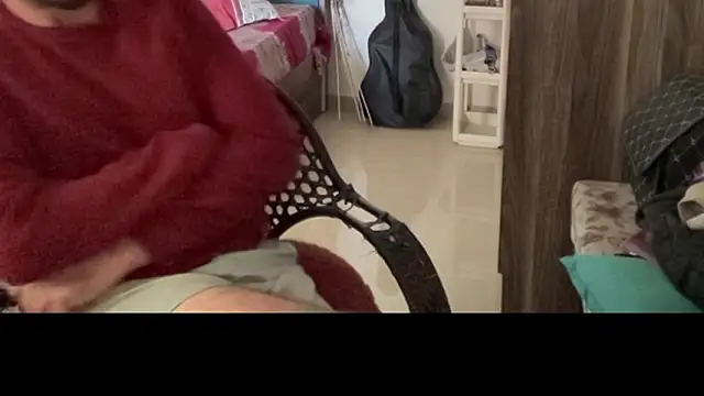 MakeMeAwareAah's cam snapshot