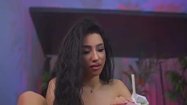 GinaValentinna's cam snapshot