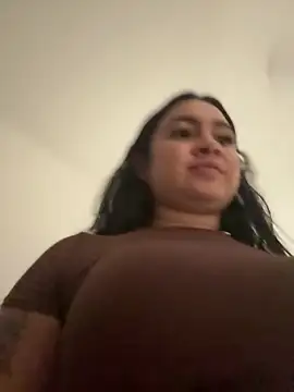 Pretty_Isadora live sex cam