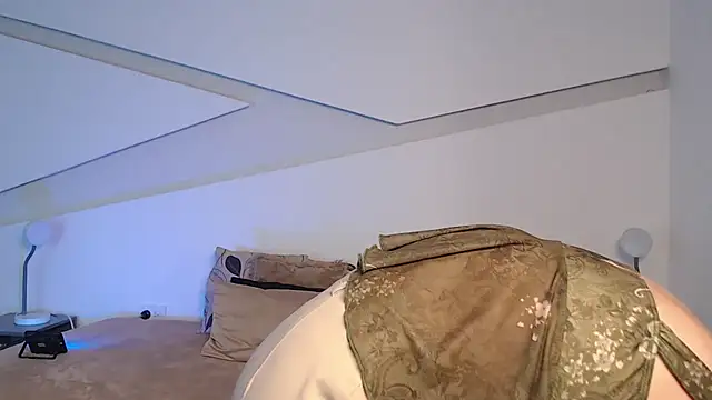 hot_little_bunny's cam snapshot