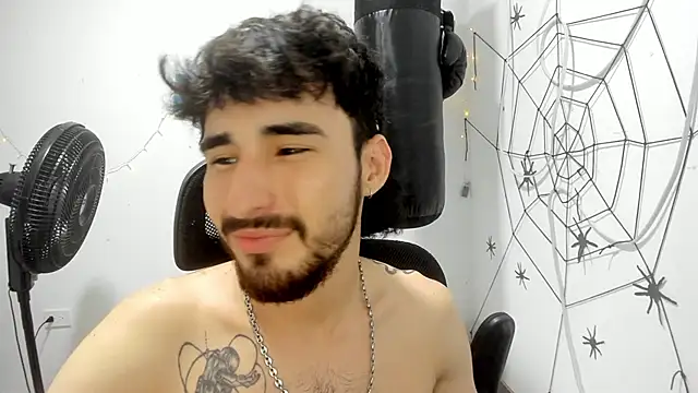 DmitriSanders live sex cam