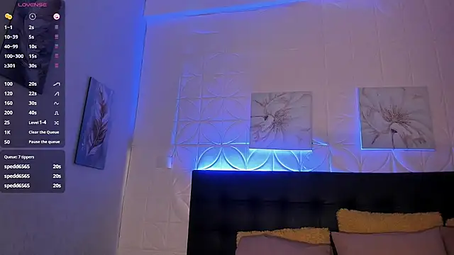 EmillyLim live sex cam