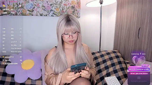 sara_kim_'s cam snapshot