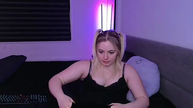 margot_robbie7's cam snapshot