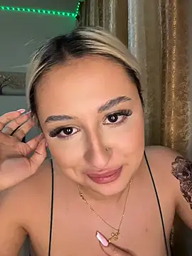 Kylie_One's cam snapshot