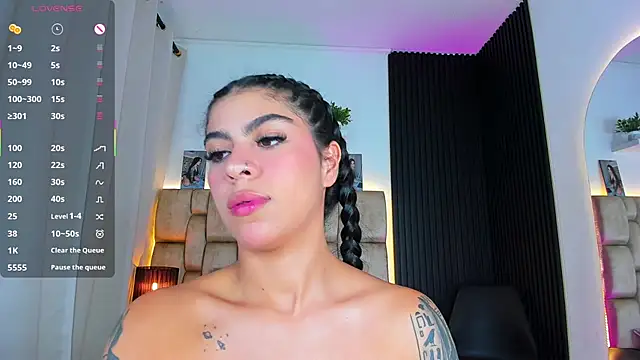 little_sophie18's cam snapshot