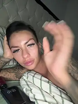 BELLABLACKXUK's cam snapshot