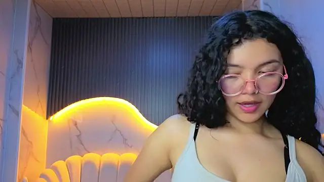 victoria_castillo_b live sex cam