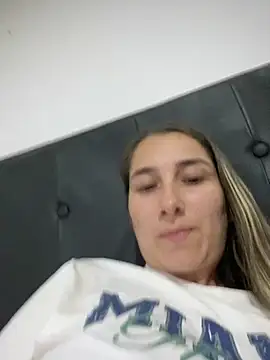 Iris_love18's cam snapshot