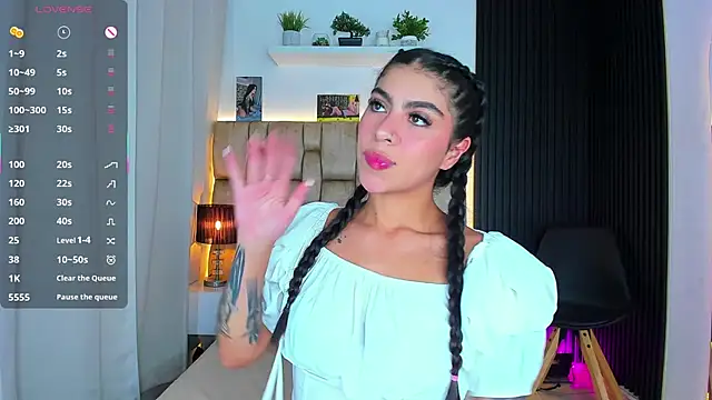 little_sophie18's cam snapshot