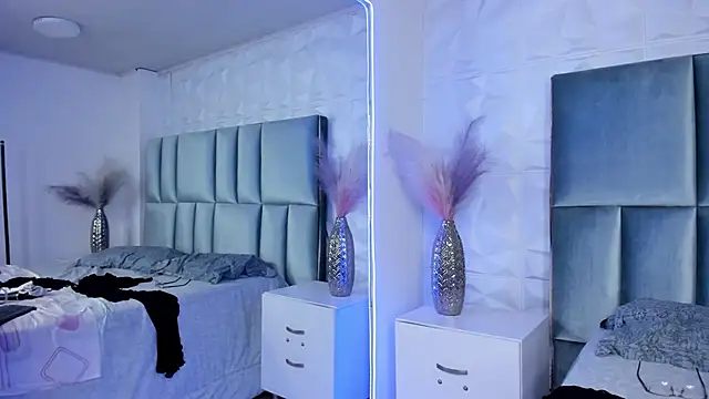 HollyPeach's cam snapshot