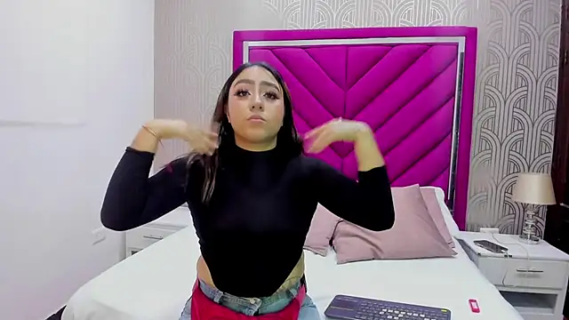 emma_cook_'s cam snapshot