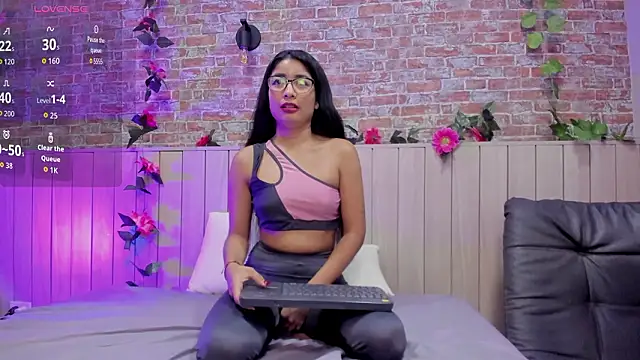 MelanyWayne_'s cam snapshot