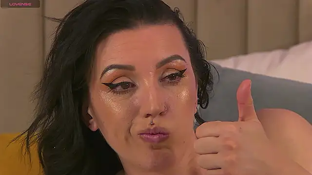 EnyaHazell's cam snapshot