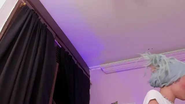 emmabridgerton's cam snapshot