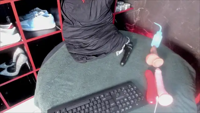 Indianbrownie's cam snapshot