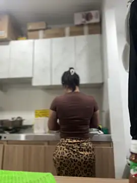 Pretty_Isadora live sex cam