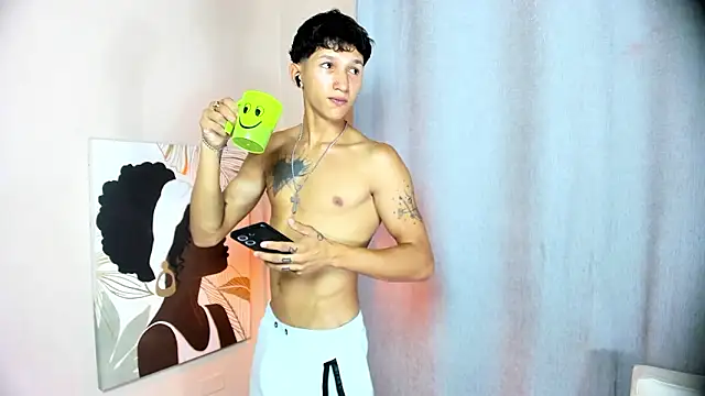 Skinnyfucked live sex cam