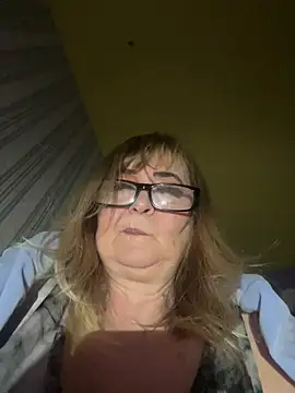 Irina2909@xh live sex cam