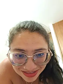 Hanna_Fox28's cam snapshot