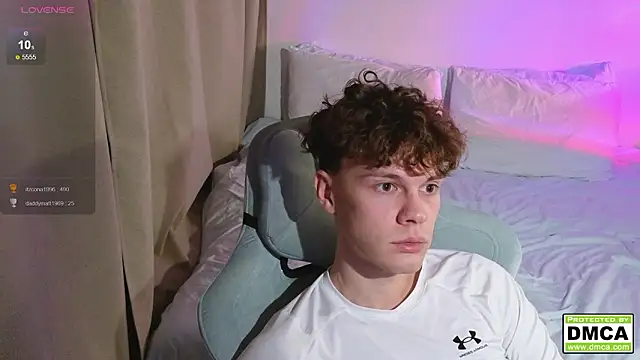 cute_thomas's cam snapshot