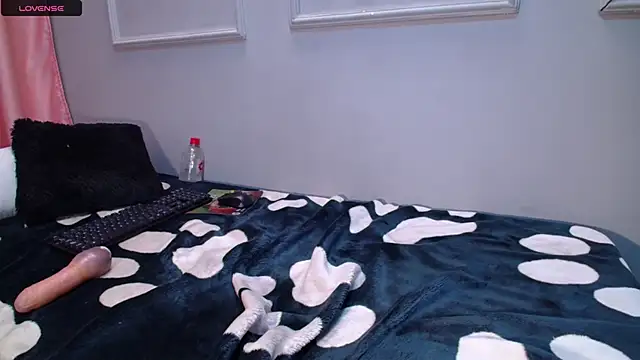 monsterholes's cam snapshot