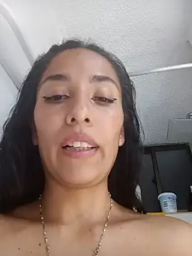 chloewildd_'s cam snapshot