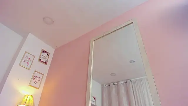 LauraRaider's cam snapshot