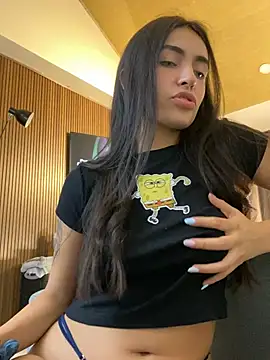 DaphneUwu live sex cam