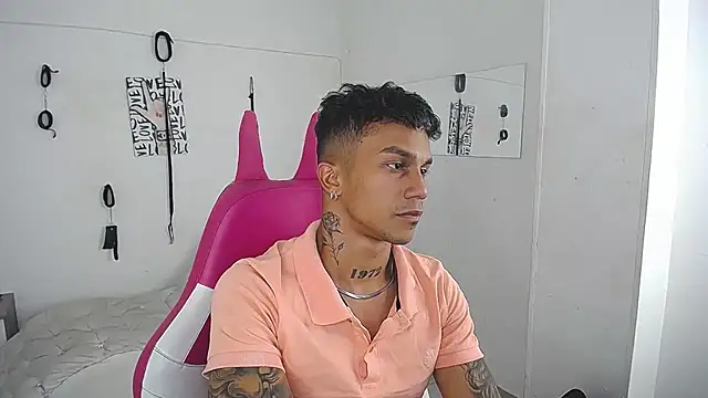 Leonard_Price live sex cam